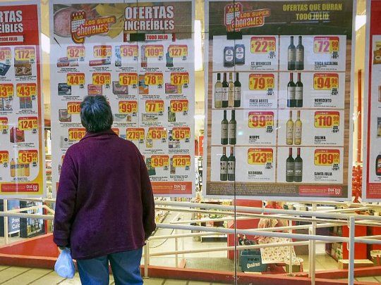 El Gobierno eliminó el IVA a 13 productos de la canasta básica.&nbsp;