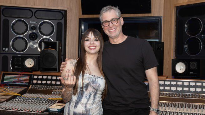 Saramalacara firmó con Interscope Capitol Miami.
