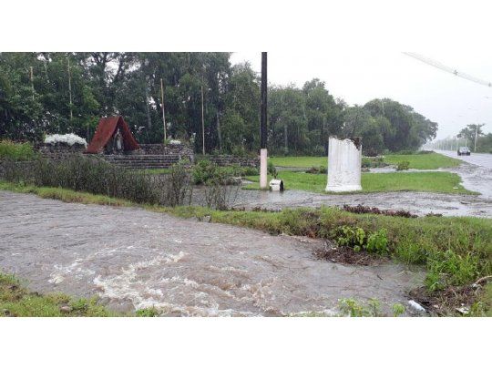 Tucumán: hay 250 personas evacuadas y un joven desaparecido por el temporal
