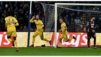 Insigne fue muy duro con Higuaín.