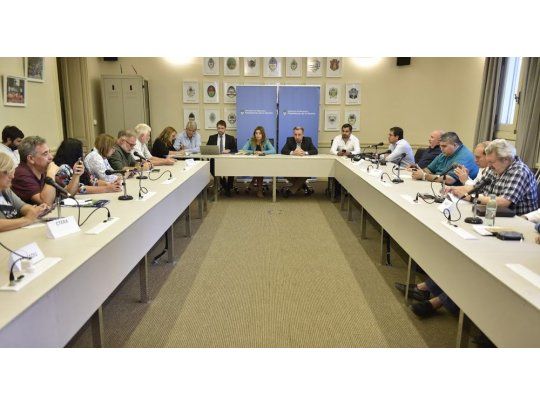 Los seis sindicatos y las autoridades nacionales acordaron formar mesa técnica por 2017.