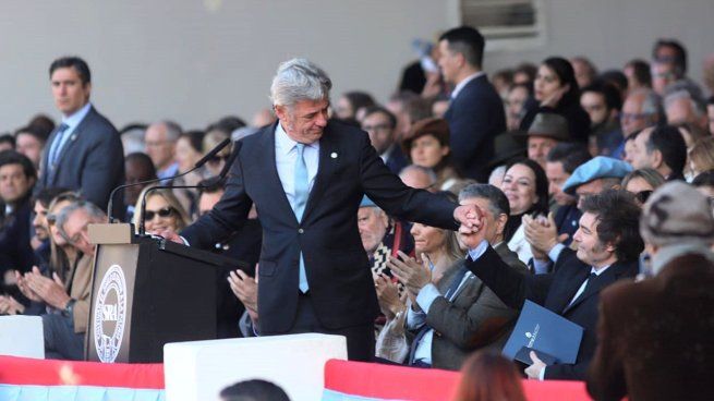 Nicolás Pino se mostró junto a Javier Milei y los funcionarios de Gobierno en la Expo Rural 2024.&nbsp;