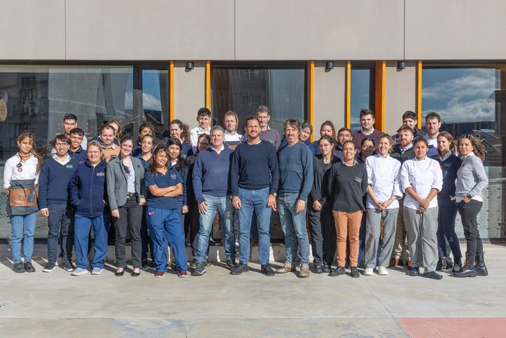 El equipo de Hampton by Hilton Bariloche continúa operando el hotel y cuenta con alrededor de 40 personas en sus filas El equipo de Hampton by Hilton Bariloche continúa operando el hotel y cuenta con alrededor de 40 personas en sus filas