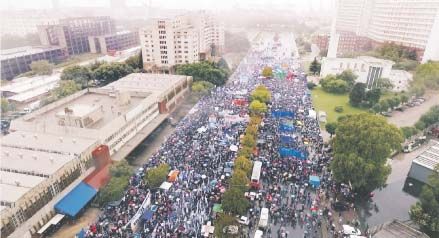 Regreso y patio militante con remake de ensayo transversal (foto 1)