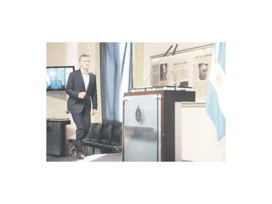 Mauricio Macri dijo ayer en conferencia de prensa en la Casa Rosada que “sería feliz de no haber tenido que hacer ningún incremento” en las tarifas de los servicios públicos y las naftas.