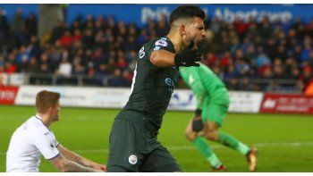 Sergio Agüero marcó su décimo gol en 17 partidos de la Premier League.