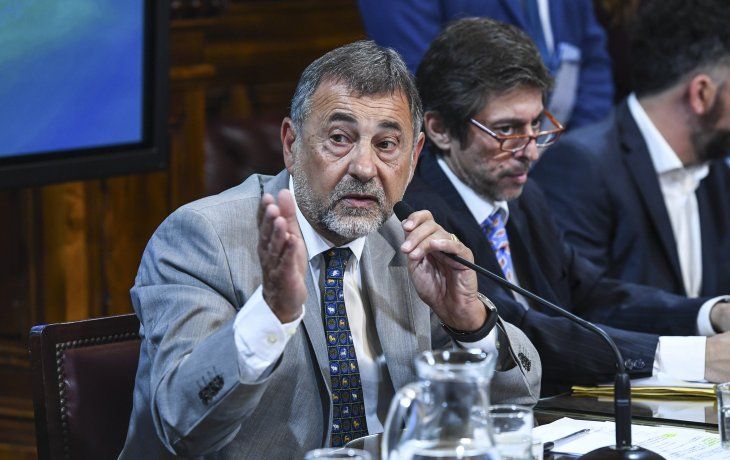 Se constituyó la Comisión de Presupuesto y Hacienda y se designó como Presidente al senador Carlos Caserio.