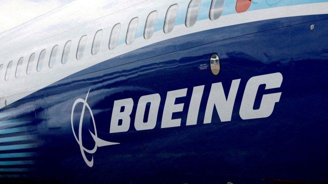 Boeing anunció en los últimos días medidas de ahorro, incluyendo la reducción de su plantilla global de trabajadores en un 10%, lo cual representa unos 17.000 puestos que se eliminarán.