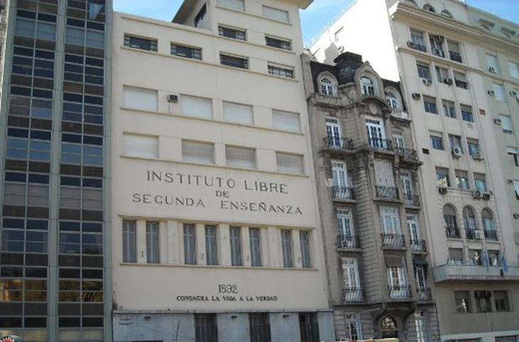 La institución académica fue fundada en 1892. La institución académica fue fundada en 1892.