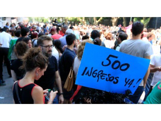 Científicos del Conicet exigen al Gobierno que cumpla con acuerdo para reincorporar 500 becarios despedidos