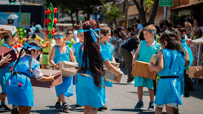 ECEA tiene entre sus pilares de enseñanza, la educación por la paz y el rechazo de toda forma de violencia. En la Maratón hubo un tiempo de oración, canto y la suelta de palomas por los niños del mundo.