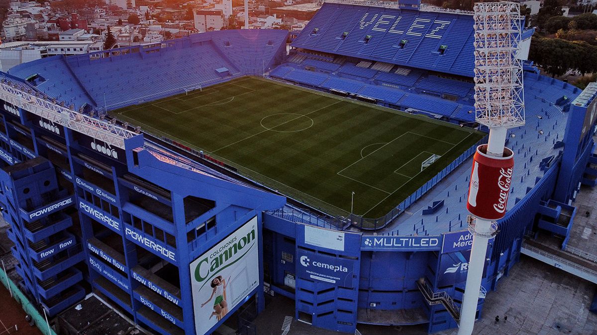 What does the complaint say for which the four Vélez players were arrested?