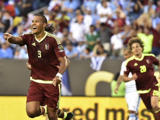 Llegan goles. Salomón Rondón es el cuarto refuerzo de River.