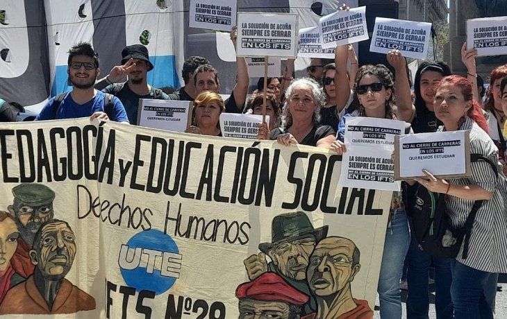 ciudad desarticula carreras terciarias humanisticas e impone examen de ingreso