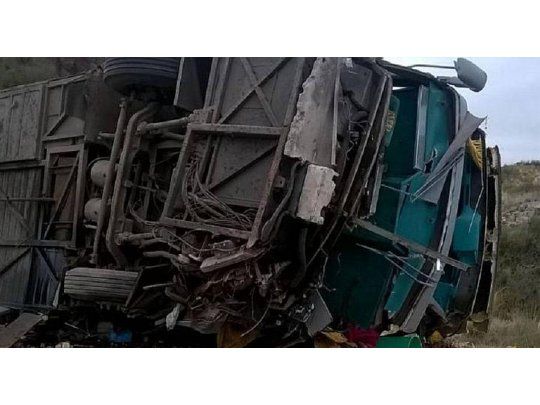 El micro de la tragedia. (Gentileza: diario Los Andes)