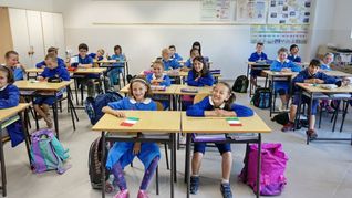 La primera ministra anunció que llevará al Consejo de Ministros un proyecto para fijar un máximo de alumnos extranjeros por clase.