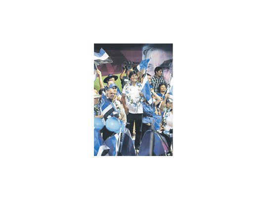 El presidente Evo Morales realizó la última caravana de actos proselitistas por distintos puntos del país. Cerraba anoche su campaña en su bastión, El Alto.