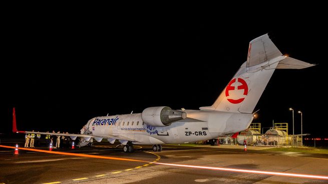 El primer vuelo directo entre Montevideo y Rivera despegó este lunes, operado por Paranair.