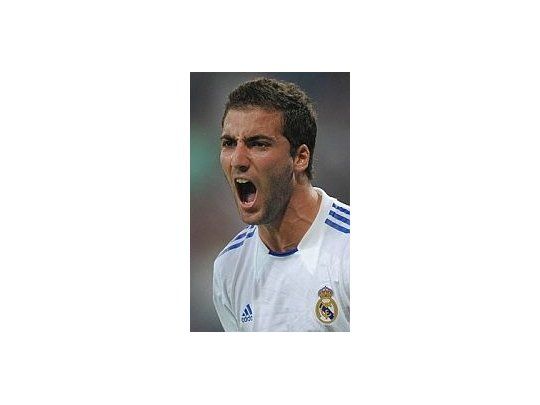 Higuaín es pretendido por Juventus y Chelsea.