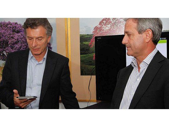 El ministro de Modernización, Andrés Ibarra, le presentó un plan de achicamiento de la planta política a Mauricio Macri.
