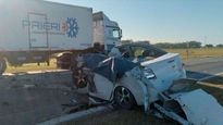 tragico accidente vial en santa fe: muere una familia al chocar contra un camion