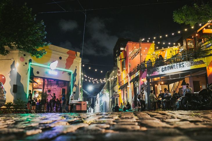 Con sedes en Chacarita, Belgrano y Recoleta, Growlers se consolida como una de las coordenadas cerveceras favoritas de Buenos Aires.