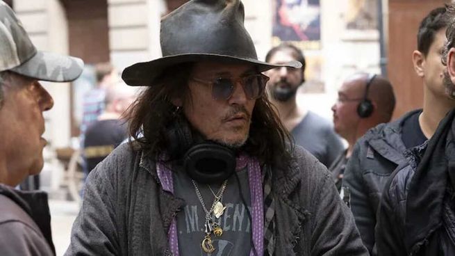 Johnny Depp vuelve al país tras su última visita, donde estuvo en el Teatro Colón.