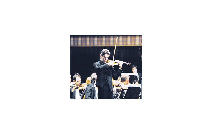 Tras un comienzo algo dubitativo, el joven violinista ruso Alexander Scherbakov cumplió una performance de muy buen nivel el sábado en el 8° Festival Internacional de Ushuaia.