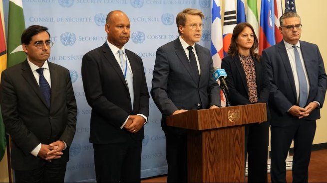 La conferencia de losinegrantes de la ONNU este domingo, condenando el plan de Israel de invadir Gaza.