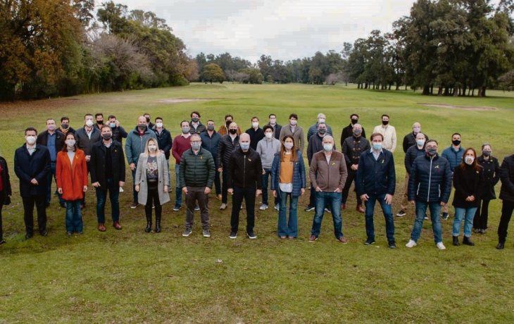 Reacción. Cumbre de intendentes&nbsp; referentes de “La Territorial” en el Golf Club San Martín de Tres de Febrero junto a&nbsp; Larreta, Santilli y Campbell.&nbsp;