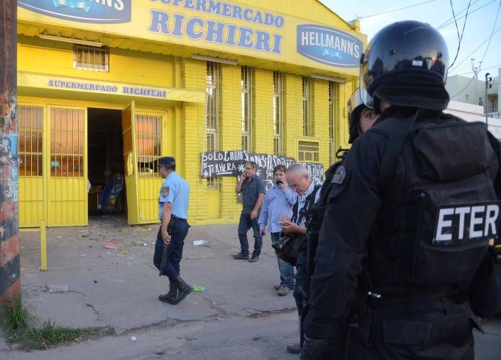 Tras acuerdo, policías vuelven a las calles y regresa la calma a Córdoba (foto 12)