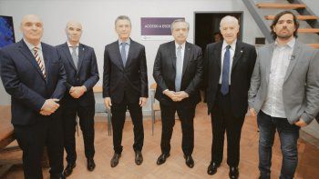 previa.Los seis candidatos a presidente, antes de un debate que no sumó casi nada en una ya pobre campaña de cara a las elecciones del 27 de octubre.