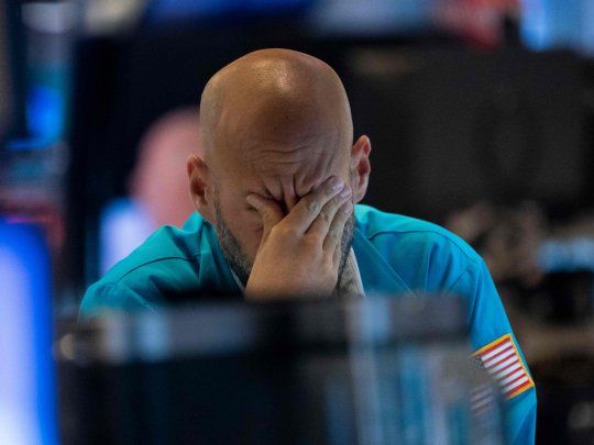 Wall Street cayó casi 13%, el segundo derrumbe diario más grande de la historia.