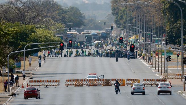 CUSTODIADO. La sede del Supremo Tribunal Federal amaneció ayer en Brasilia con un cordón de seguridad reforzado y con agentes fuertemente armados ante las persistentes amenazas de invasión de grupos bolsonaristas.