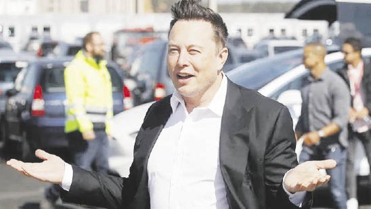 evidencia. Musk vende autos eléctricos, pero admite la realidad.