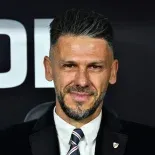 Martin Demichelis está en negociaciones para convertirse en el nuevo técnico de Estudiantes. Martin Demichelis está en negociaciones para convertirse en el nuevo técnico de Estudiantes.