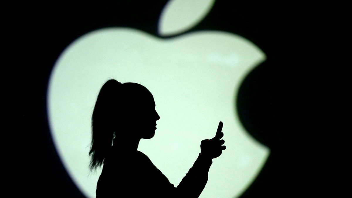 Francia investiga a Apple por obsolescencia programada de iPhones