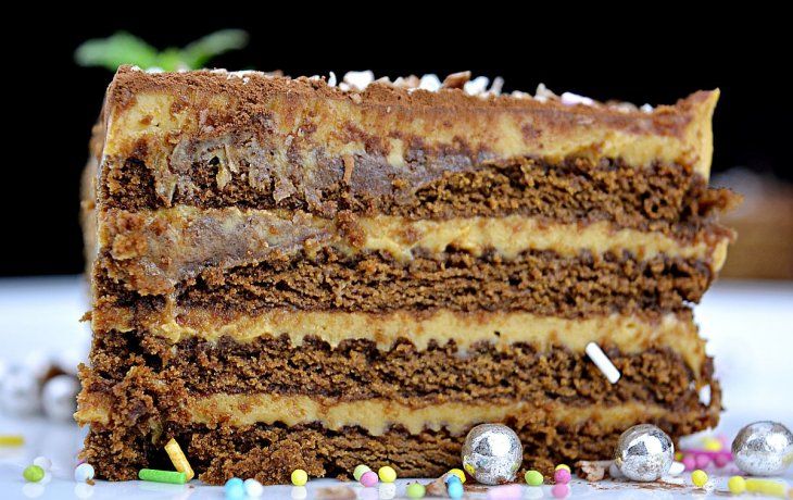La chocotorta es un invento argentino de una publicista que intentó unir a dos clientes, unas galletitas de chocolate y el queso crema a principio de los ’80,