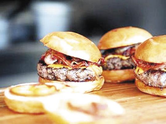 polémica. El Foro de Davos recomendó consumir menos hamburguesas.