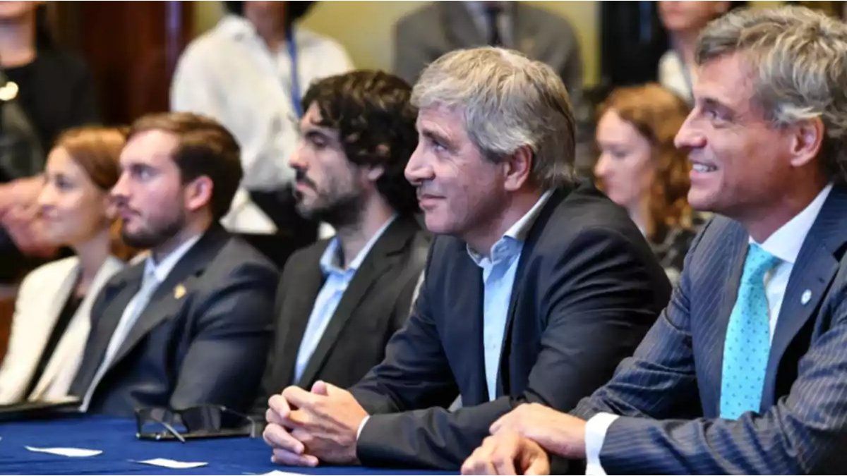 They launch economic streaming with advisors from Luis Caputo