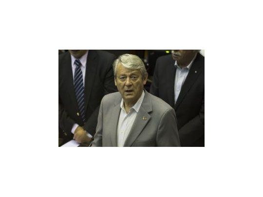 Carlos Kunkel.