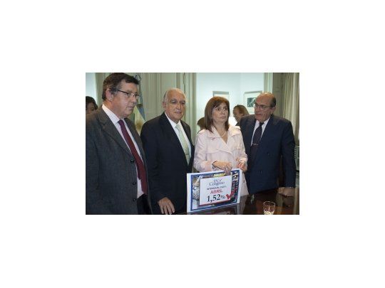 Diputados de la oposición presentaron el nuevo índice de precios.