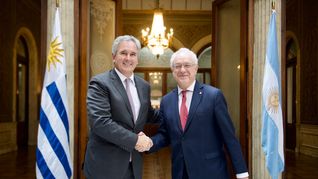 Uruguay incorpora planteos argentinos al análisis ambiental del proyecto en Paysandú. Uruguay incorpora planteos argentinos al análisis ambiental del proyecto en Paysandú.