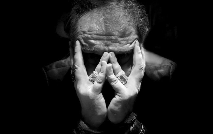 Esta situación actual del virus nos ha hundido en la atemporalidad, la incertidumbre, la angustia, el miedo, porque&nbsp;también el desamparo representa una vivencia tan mortal, tan angustiante tanto como el virus.