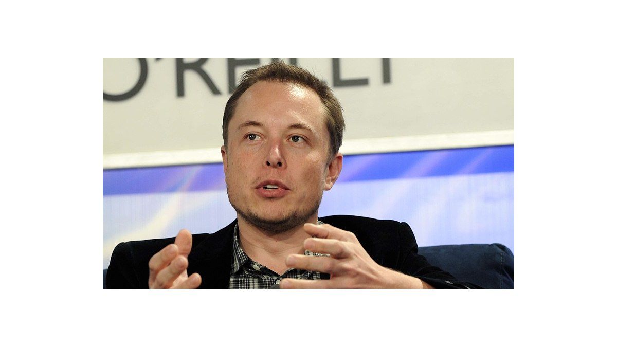 El curioso video de Elon Musk a días de vencer el plazo de compra de Twitter