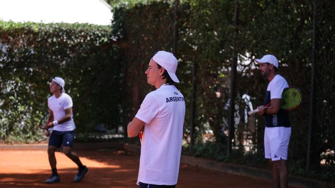 Báez, Coria y Gutiérrez, durante el entrenamiento argentino de cara a la serie de Copa Davis frente a República Checa.