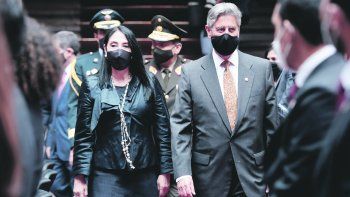 Escándalo en Perú por la inoculación irregular de altos funcionarios
