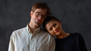 Los límites del amor se cuestionan en “The Drama” con Zendaya y Robert Pattinson. Los límites del amor se cuestionan en “The Drama” con Zendaya y Robert Pattinson.