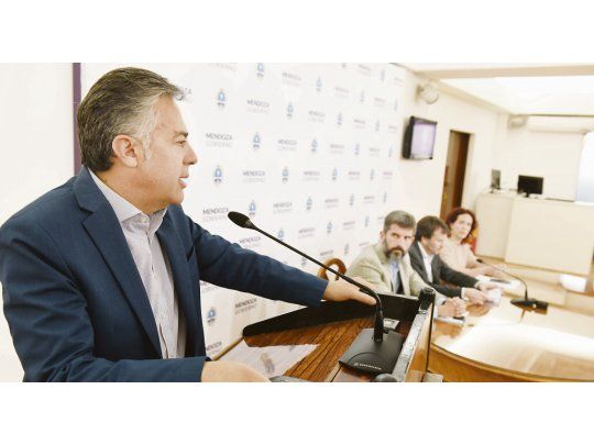 Decisión. El gobernador Cornejo confirmó que se incluirá a los docentes por decreto en la suba automática por aumento de la inflación.