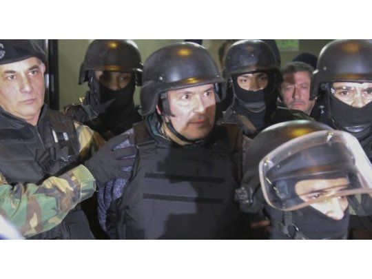 El diputado del Parlasur José López fue detenido con millones de dólares y un arma automática.